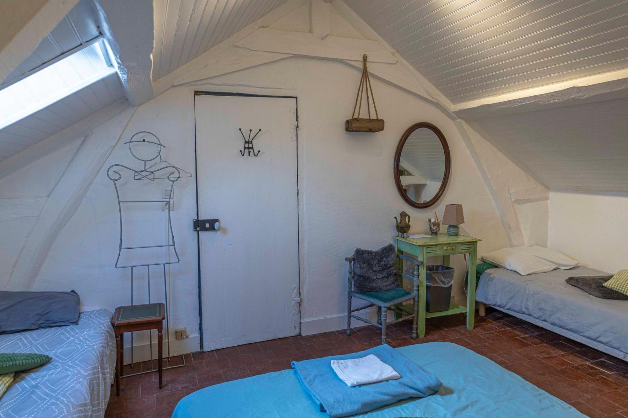 Chambre D'Hotes Les Jardins De Marie, Sci Charles III Bernay  Eksteriør billede